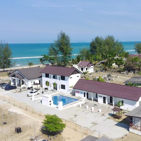 Kamalia Villas Kampung Penarik Exterior photo